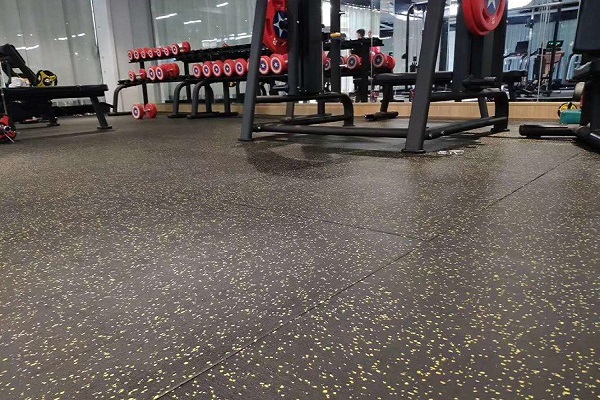 pisos de gimnasio de goma